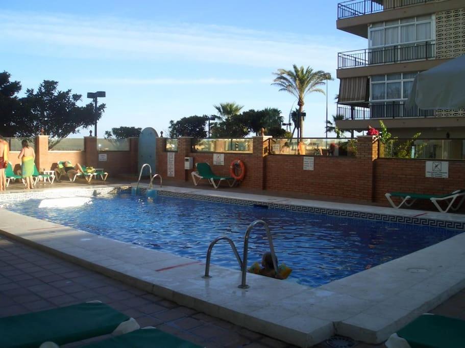 Seafront Apartment With Open-Air Heated Pool Fuengirola Exteriör bild
